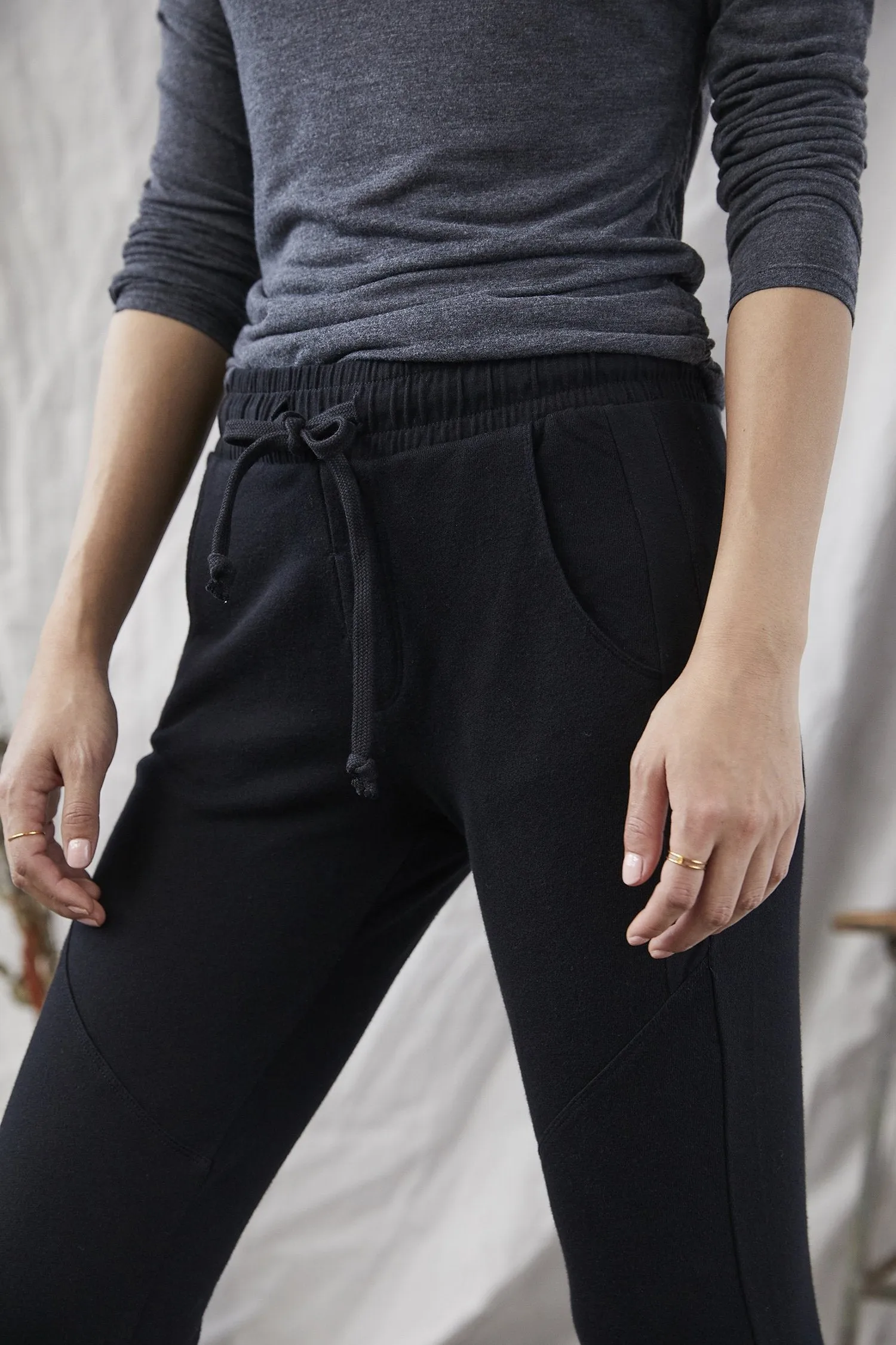 Relaxed Sabine Jogger in Deep Black